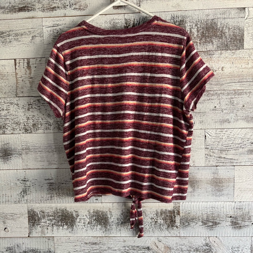 SO Juniors Striped Tied Bottom Short Sleeved Shirt Size XL - Picture 3 of 4